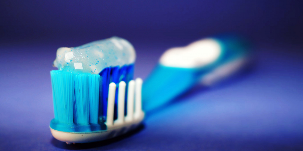 Nebezpečné fluoridy, proč si je kupovat v pastách na zuby?